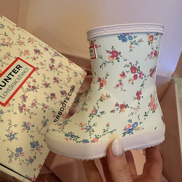 NIB LoveShackFancy x Hunter toddler boots in Confetti Bloom! - Picture 5 of 7